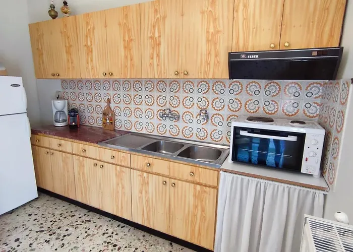 بيت للعطل Carpenter's House *